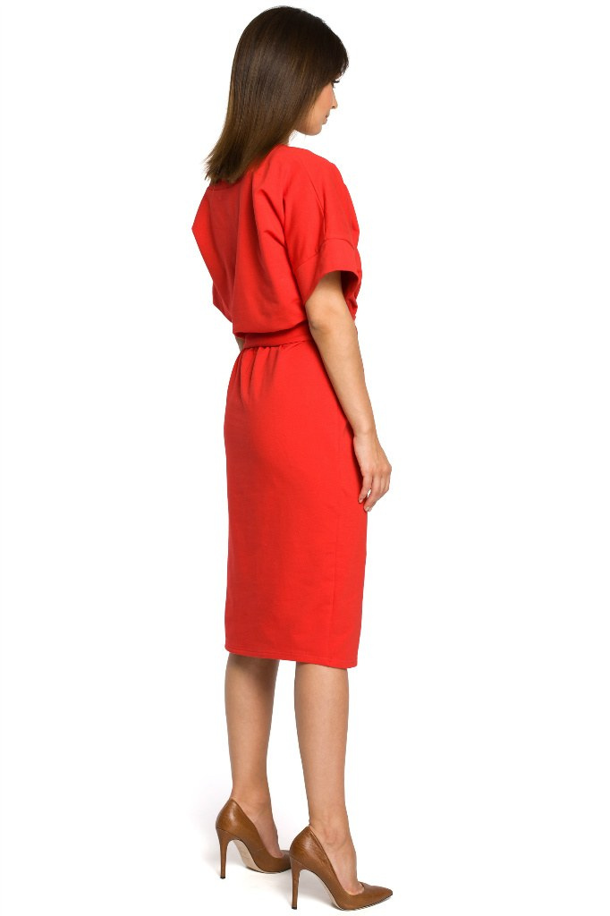 Sukienka midi - Wiązana w pasie - czerwona